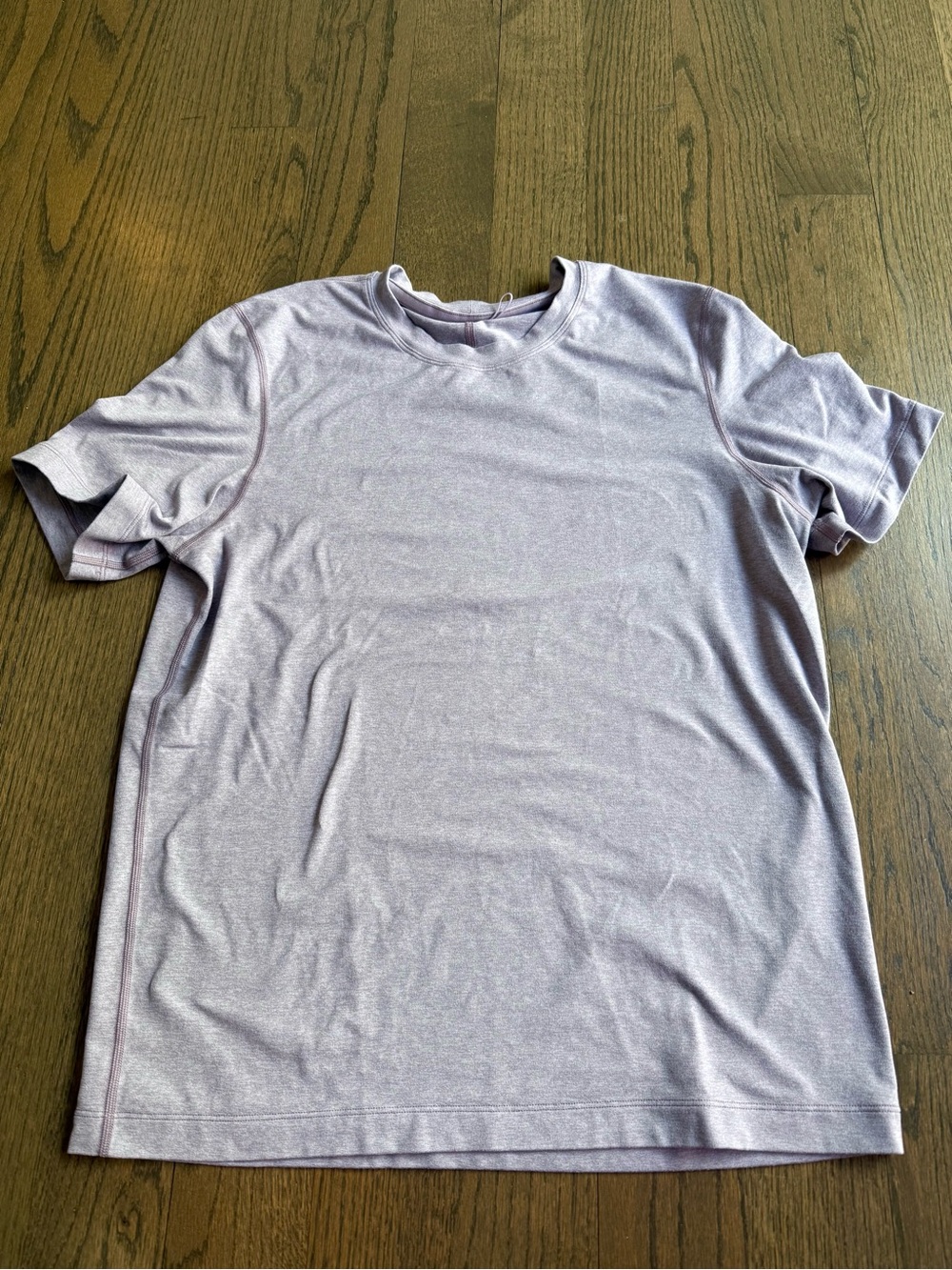 Perfect men’s Lululemon heathered lavender T-shirt
